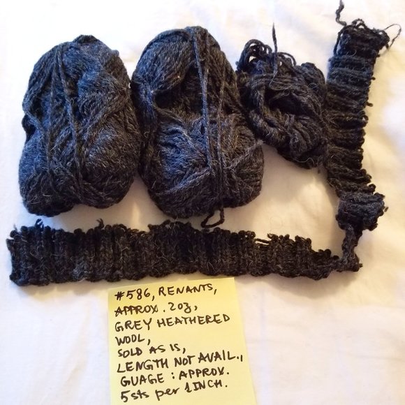 ✅#586 Preowned Unbranded 2 oz Grey Wool Yarn - Picture 1 of 3